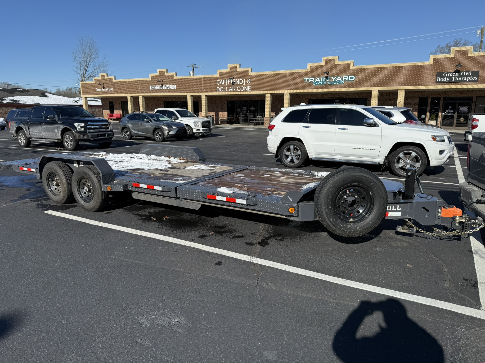 IronBull partial tilt trailer - Equipment hauling trailer available for daily and weekly rental